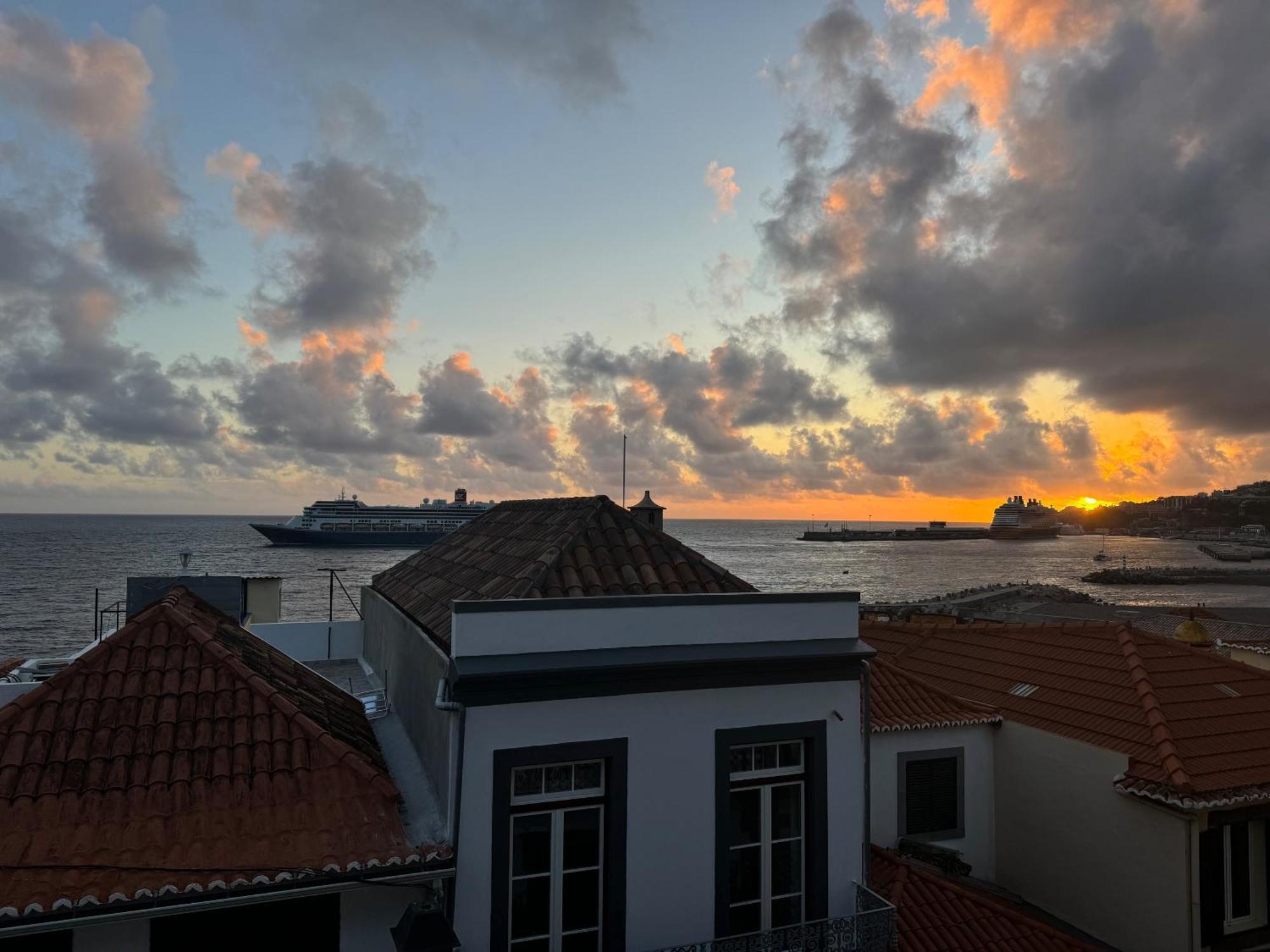 Vitorina Corte Guesthouse フンシャル エクステリア 写真